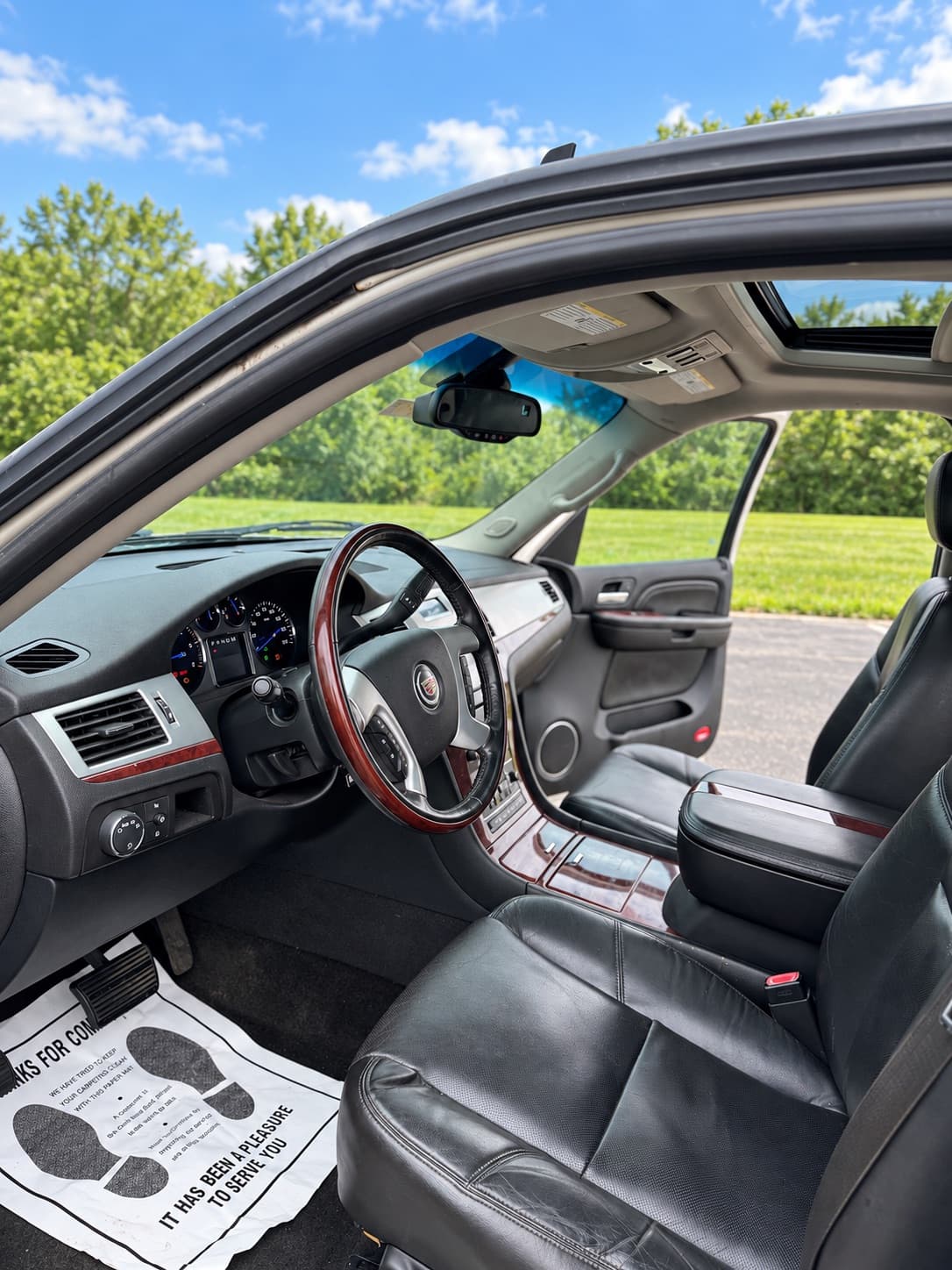 2007 Cadillac Escalade N/A — photo 9 of 13