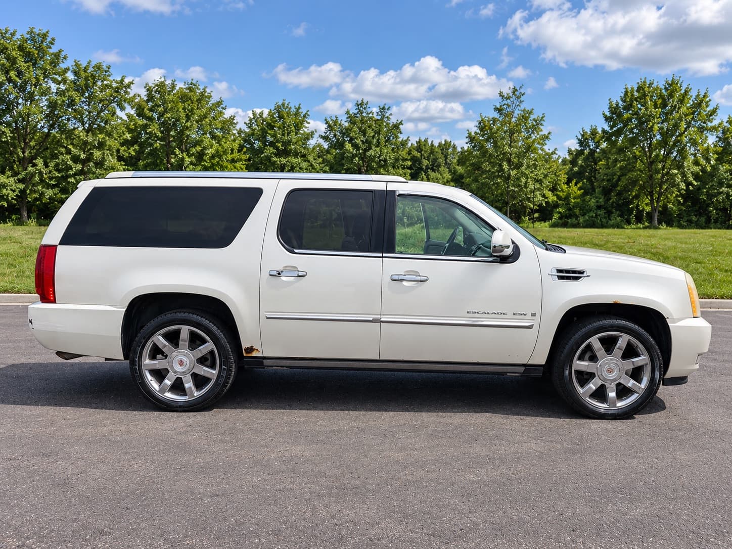 2007 Cadillac Escalade N/A — photo 11 of 13