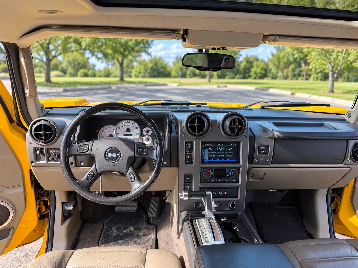 2004 Hummer H2 Base — photo 16 of 19