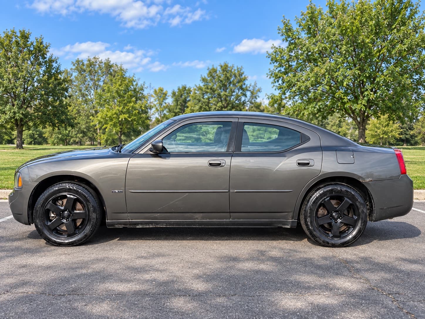 2010 Dodge Charger R/T — photo 8 of 17