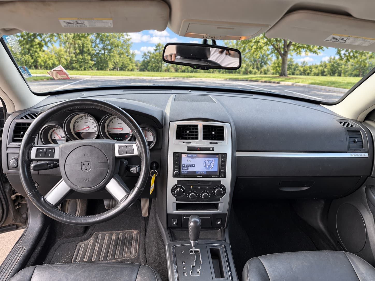 2010 Dodge Charger R/T — photo 12 of 17