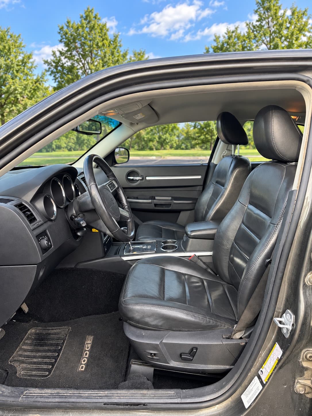 2010 Dodge Charger R/T — photo 14 of 17