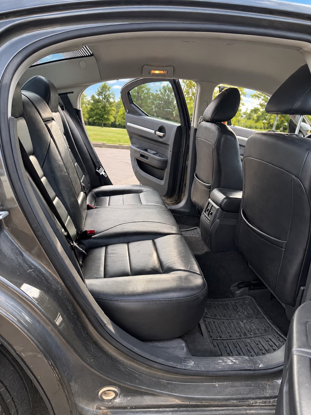 2010 Dodge Charger R/T — photo 16 of 17