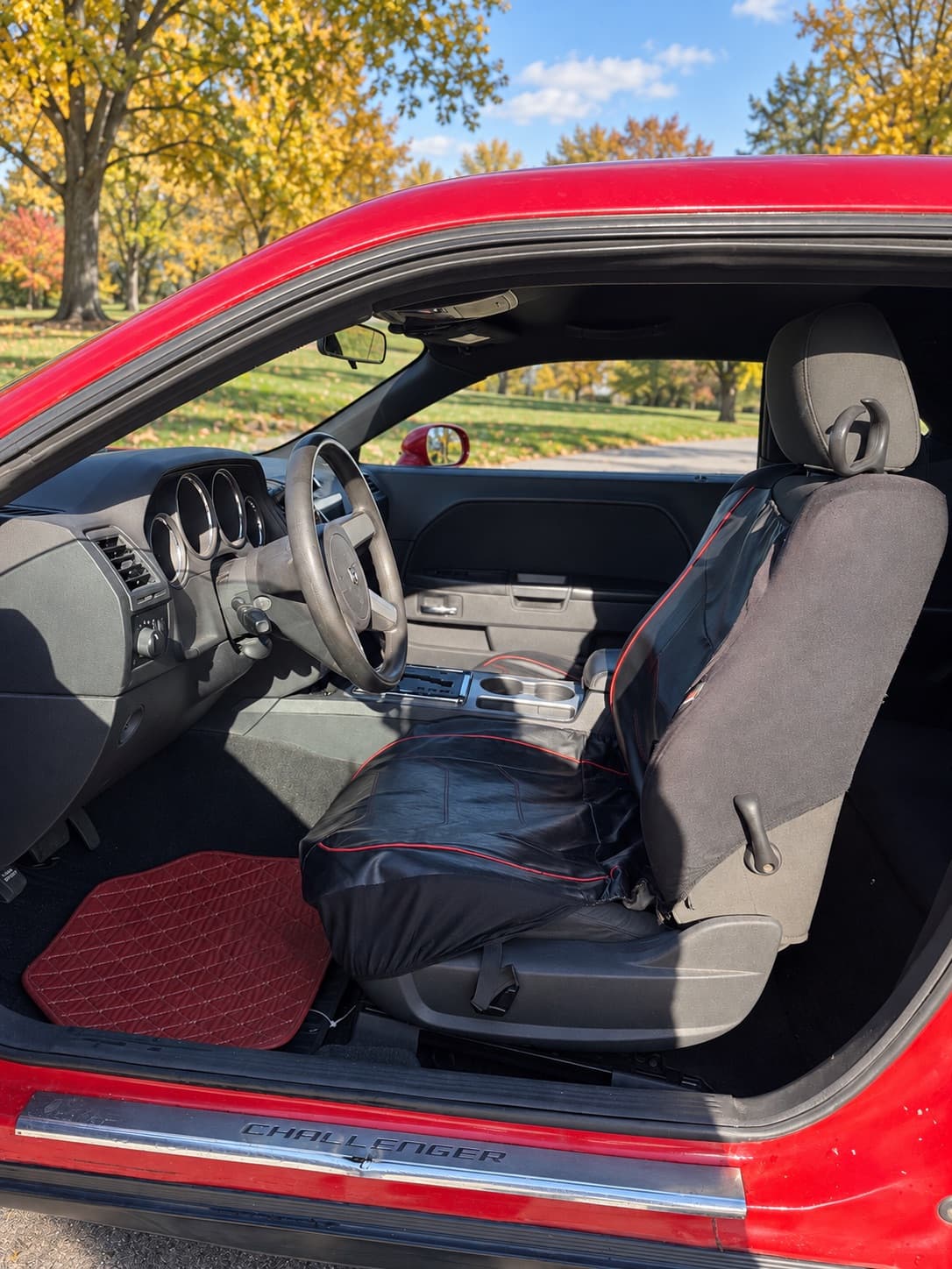 2009 Dodge Challenger Base — photo 13 of 16