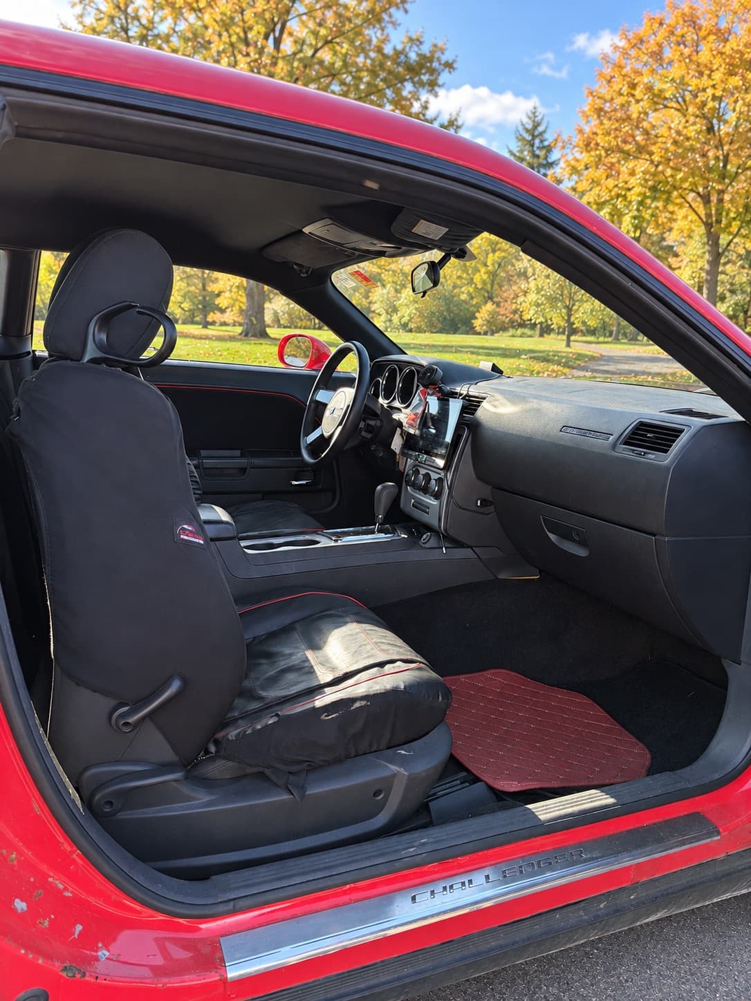 2009 Dodge Challenger Base — photo 14 of 16