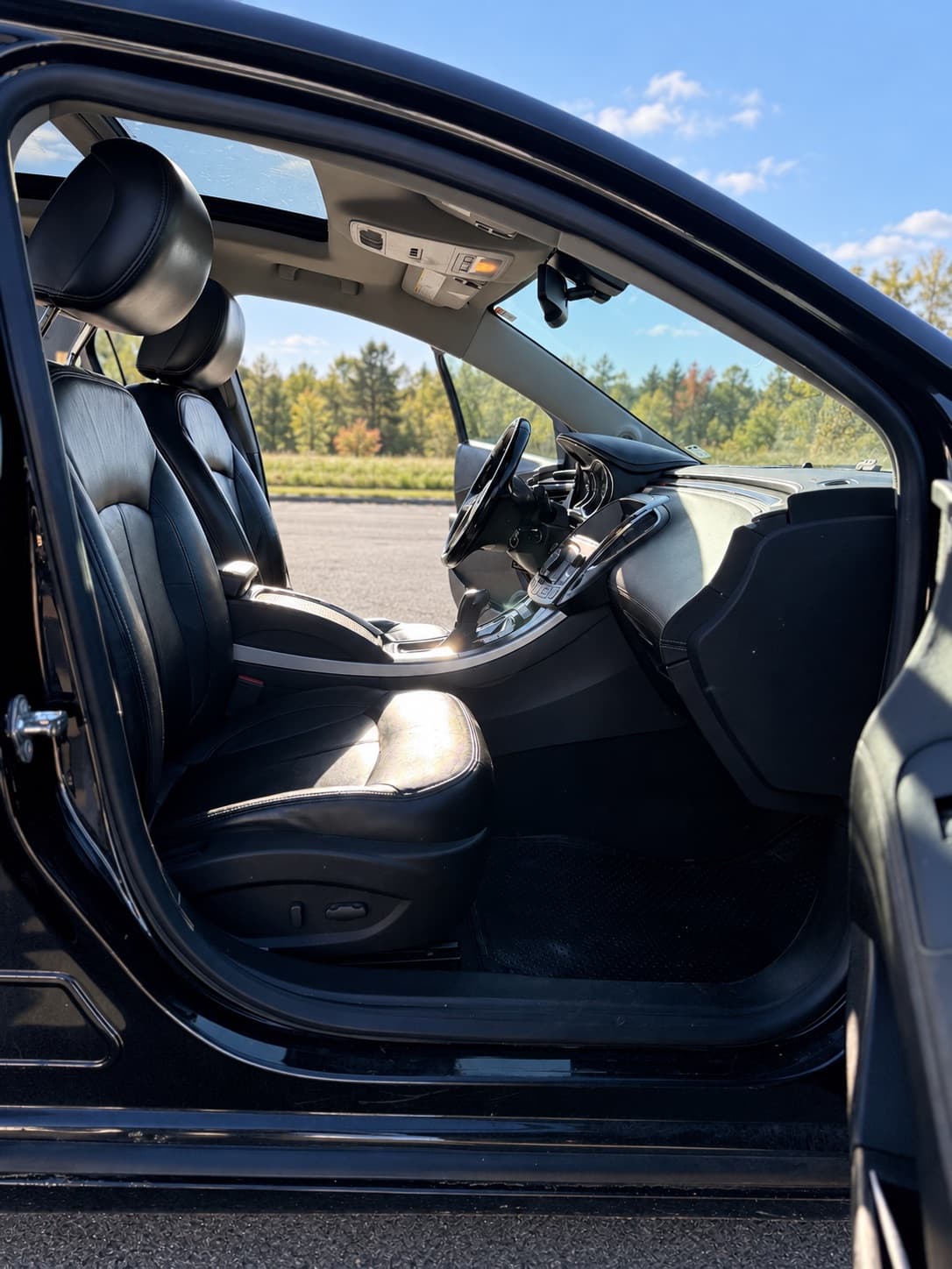 2010 Buick LaCrosse CXL — photo 15 of 17