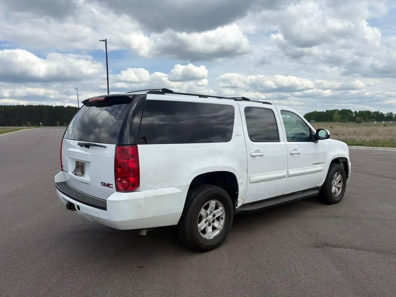2007 GMC Yukon XL — photo 3 of 16