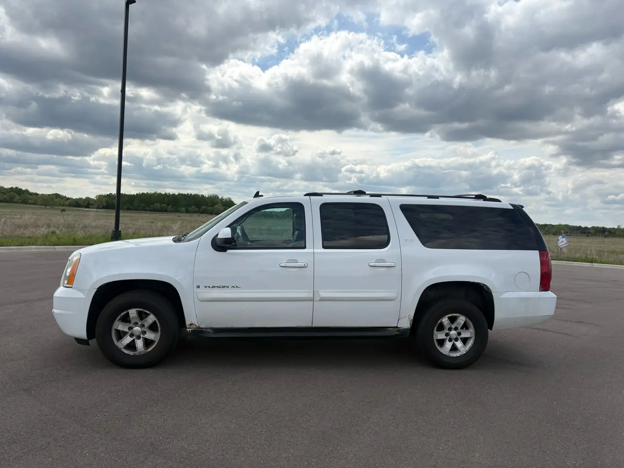 2007 GMC Yukon XL — photo 6 of 16