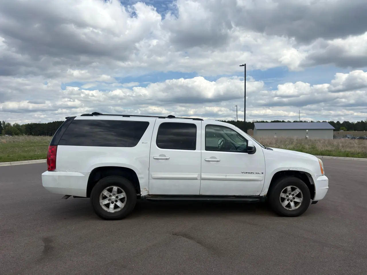 2007 GMC Yukon XL — photo 7 of 16
