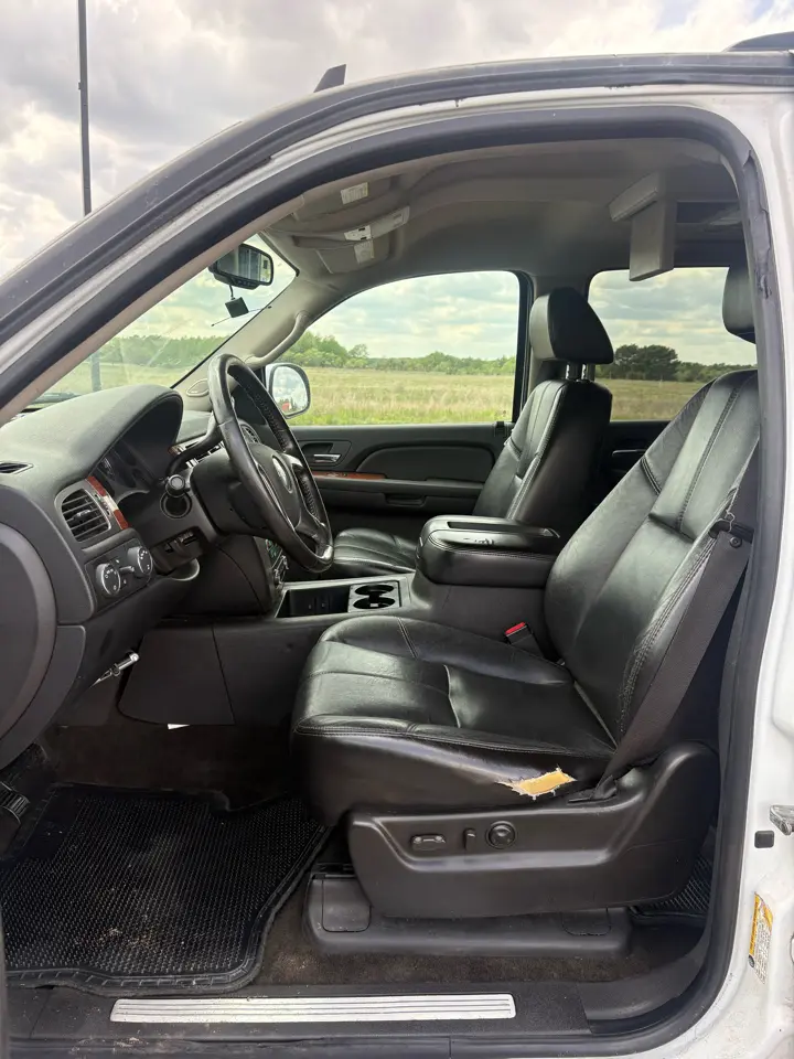 2007 GMC Yukon XL — photo 10 of 16
