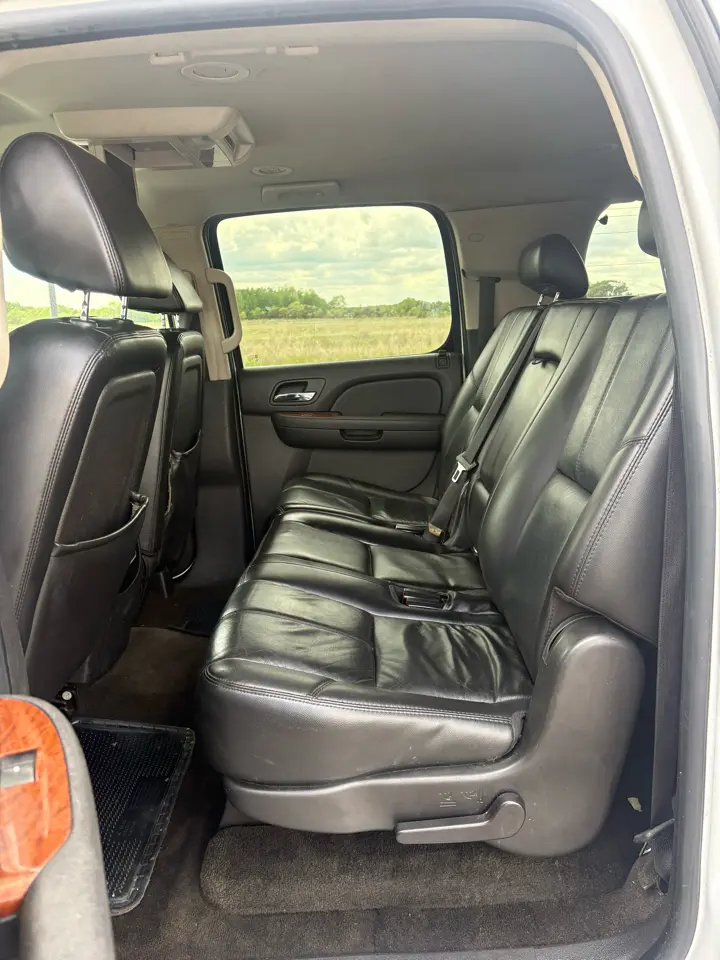 2007 GMC Yukon XL — photo 13 of 16