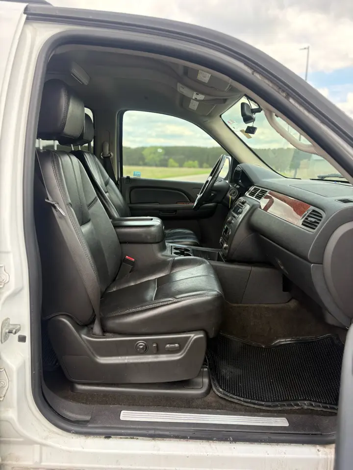 2007 GMC Yukon XL — photo 15 of 16
