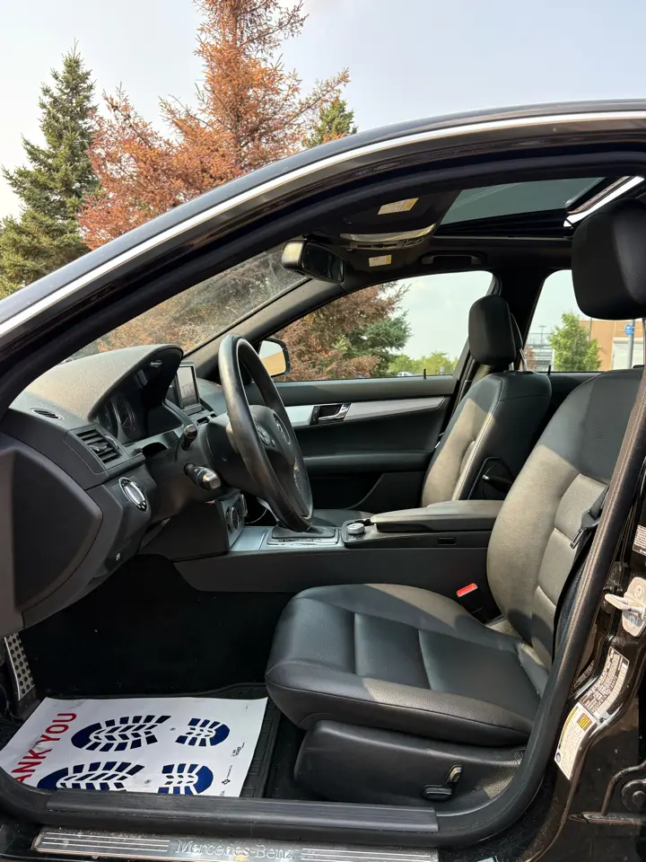 2008 Mercedes-Benz C-Class C300 Sport — photo 16 of 19