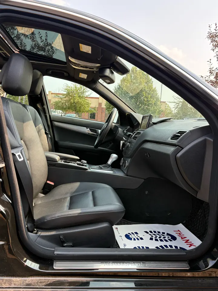 2008 Mercedes-Benz C-Class C300 Sport — photo 17 of 19