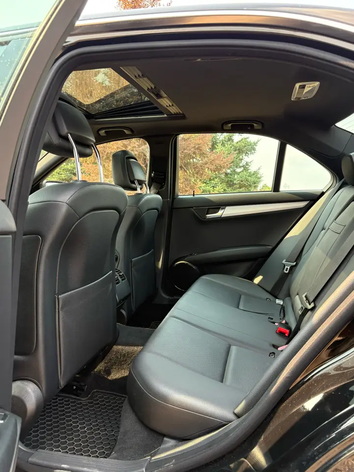 2008 Mercedes-Benz C-Class C300 Sport — photo 18 of 19