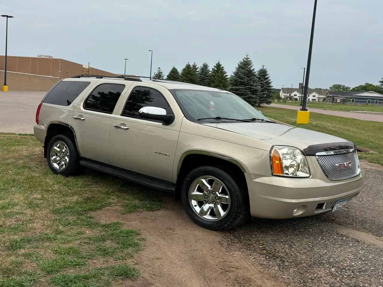 2010 GMC Yukon SLT1 — photo 4 of 18