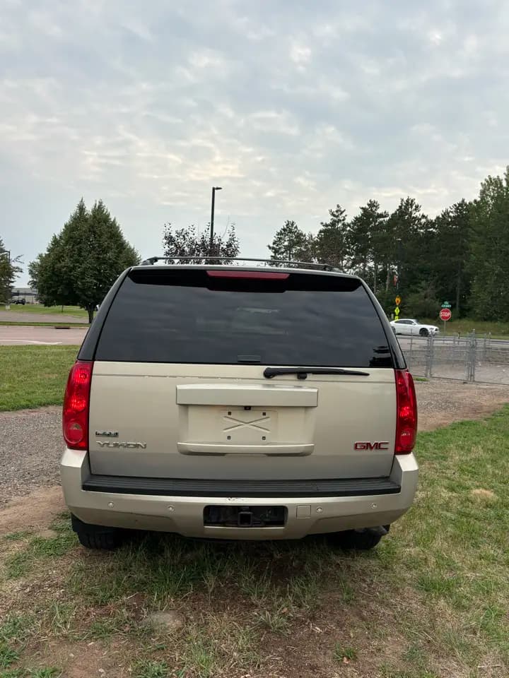 2010 GMC Yukon SLT1 — photo 6 of 18