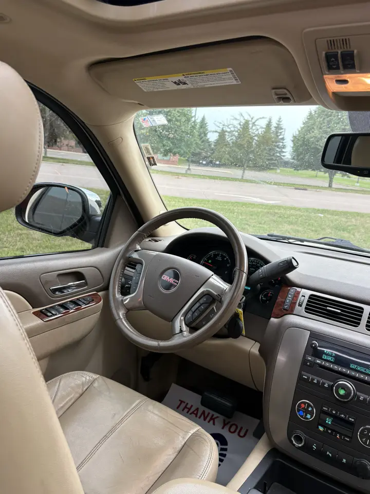 2010 GMC Yukon SLT1 — photo 14 of 18