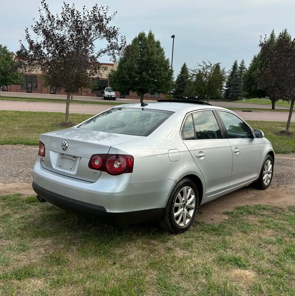 2010 Volkswagen Jetta SE — photo 4 of 16